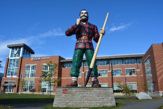 Paul Bunyan Statue